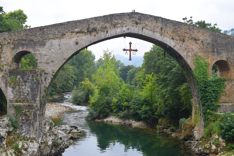 File:AsturiasBridgeAug15.jpg