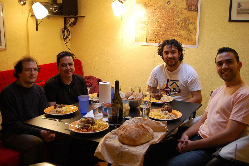 File:Diner-Mayorcita30March2014-2.jpg