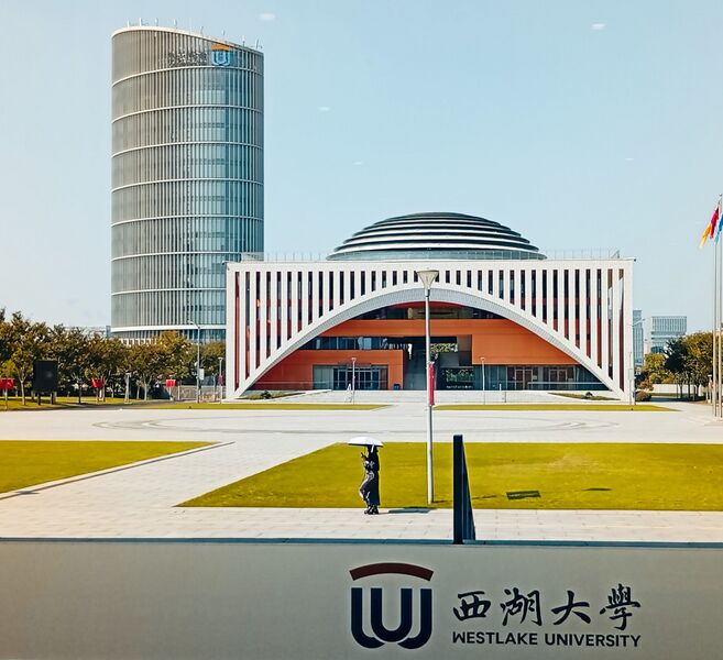 File:Lw-0KfSnb.jpg